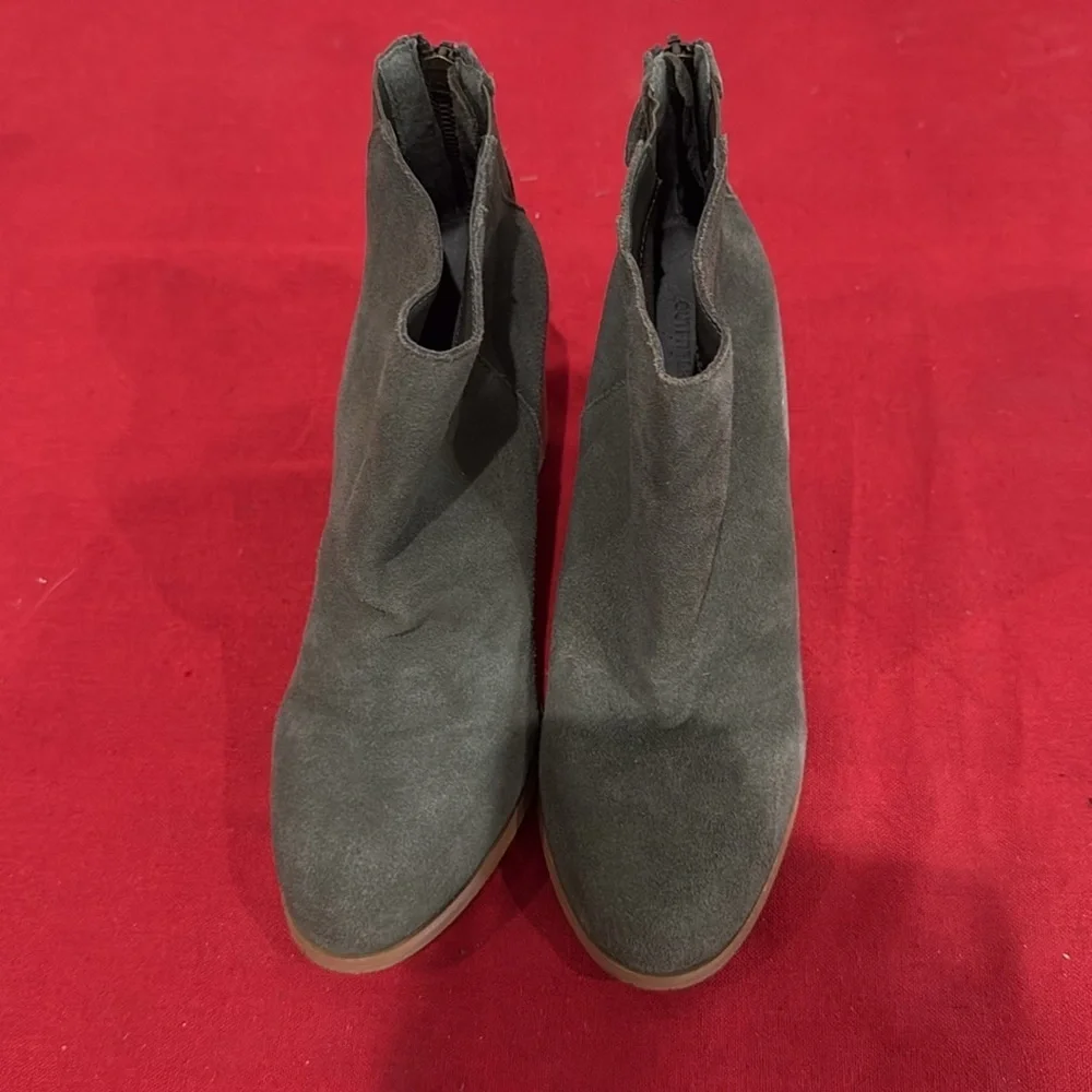Urban Outfitters Green Ankle Booties Suede